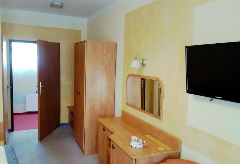اتاق استاندارد با بالکن, Rezydencja 5 Dębów
