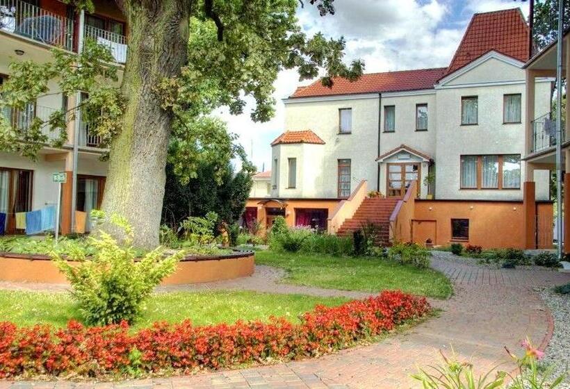 带阳台的三人标准间, Rezydencja 5 Dębów