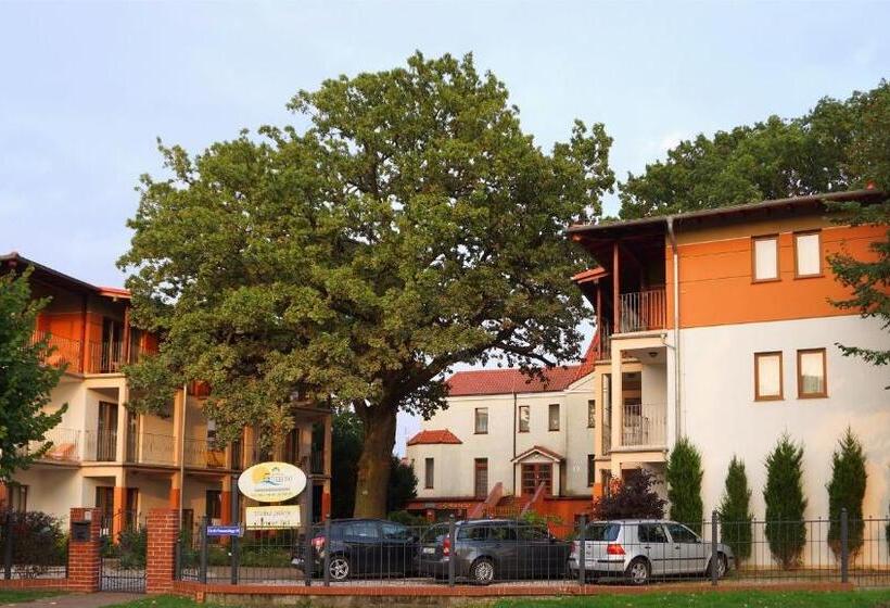 带阳台的三人标准间, Rezydencja 5 Dębów