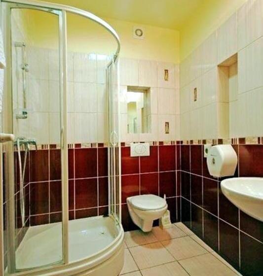 带阳台的三人标准间, Rezydencja 5 Dębów