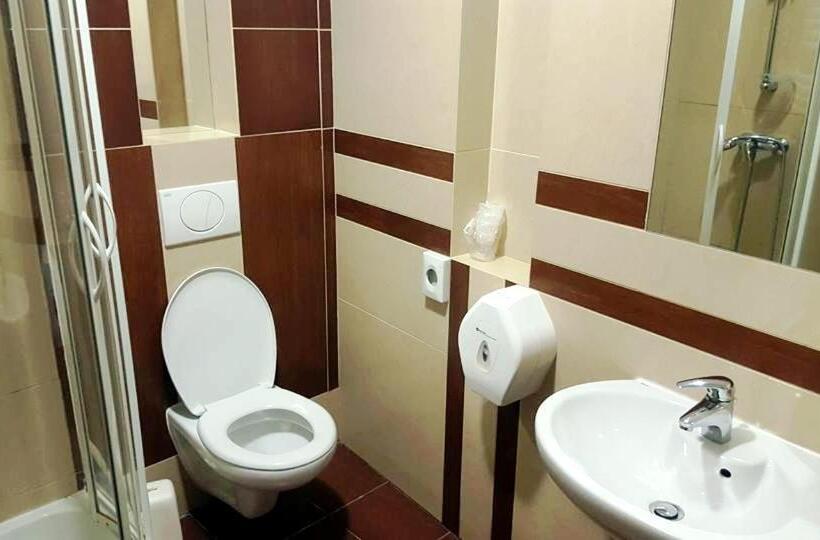 带阳台的三人标准间, Rezydencja 5 Dębów