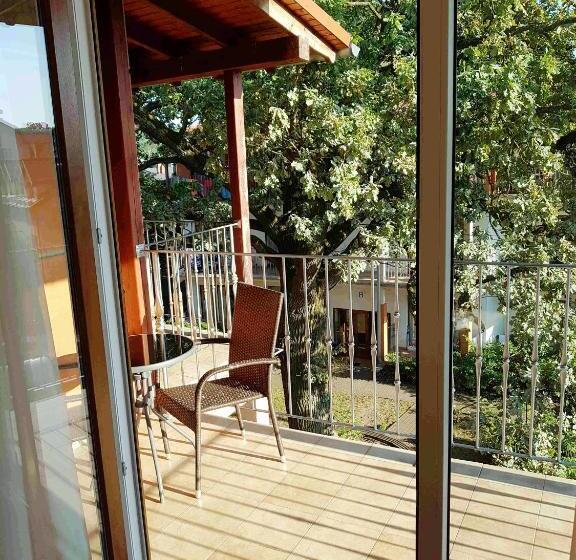 标准单人间, Rezydencja 5 Dębów