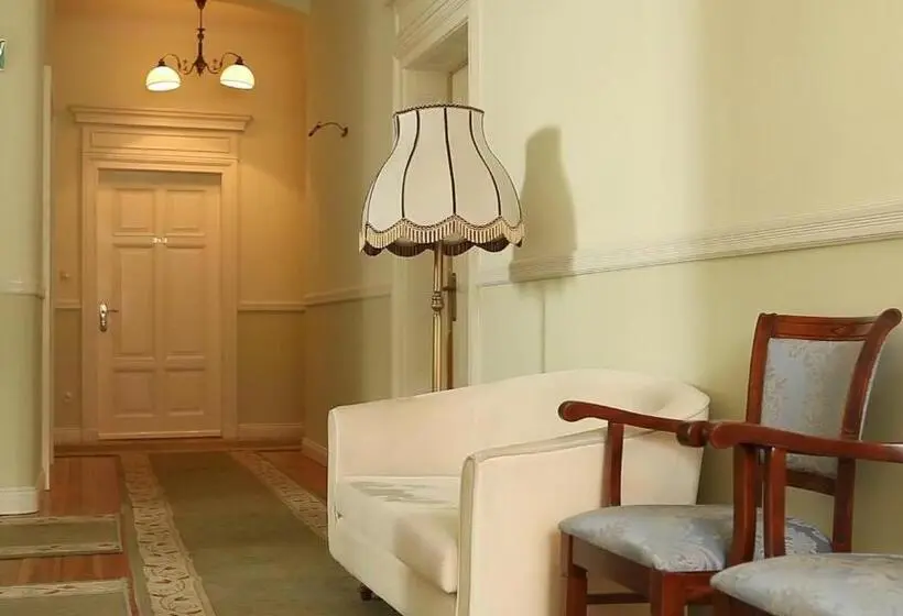 庭の見えるジュニアスイート, Villa Stella Maris