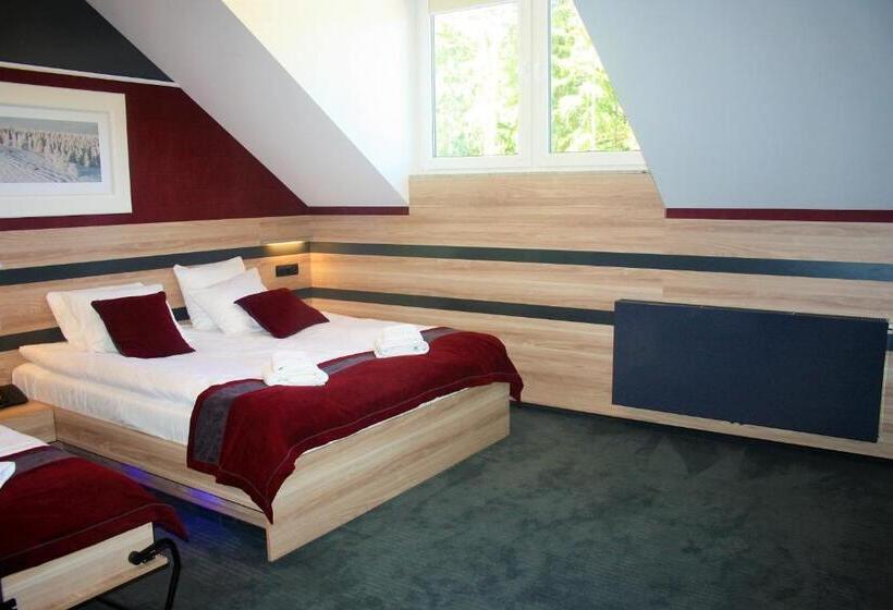 高级三人间, Villa Winterpol