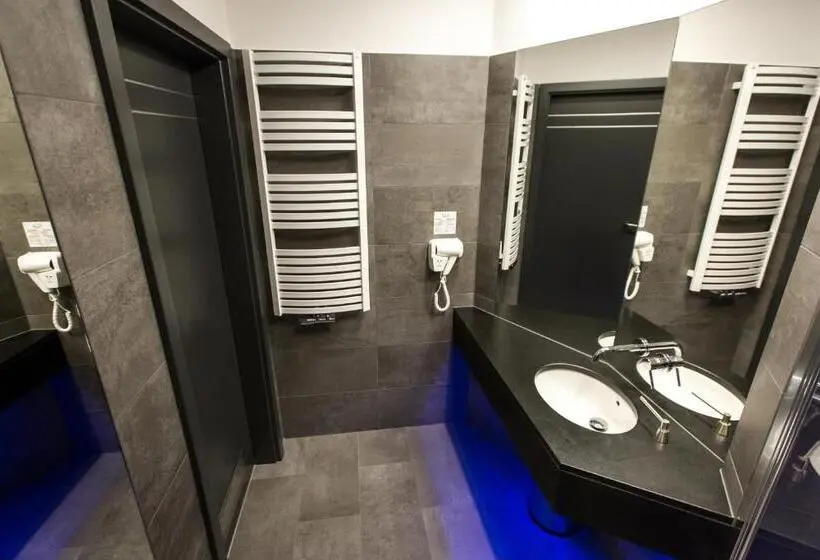 اتاق سوپریور چهار تخته, Villa Winterpol