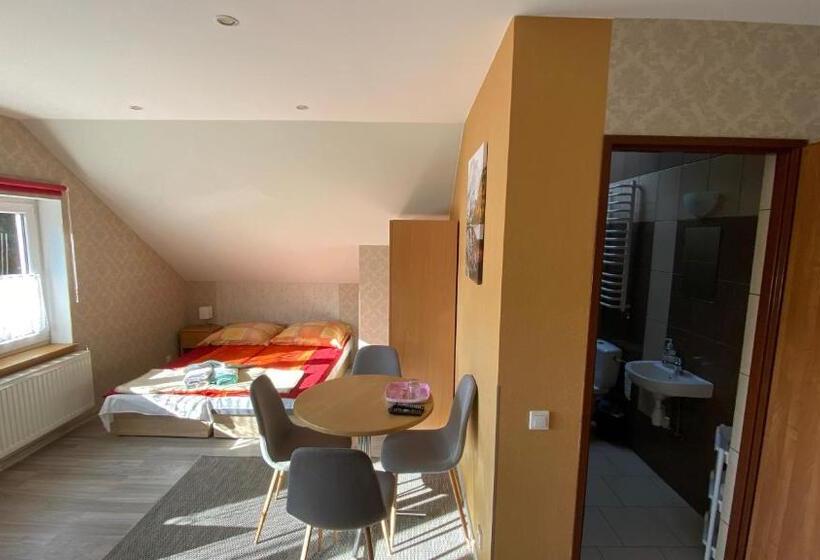 스탠다드 트리플 룸, Willa Justynka