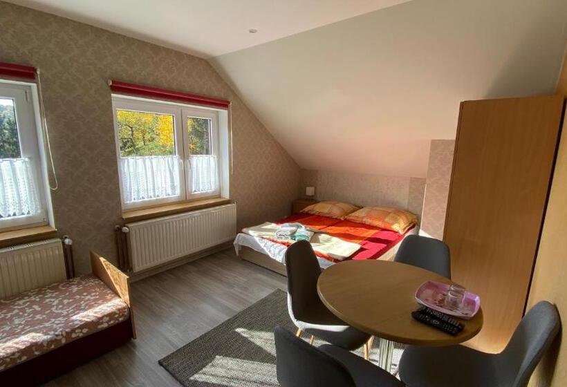 스탠다드 트리플 룸, Willa Justynka