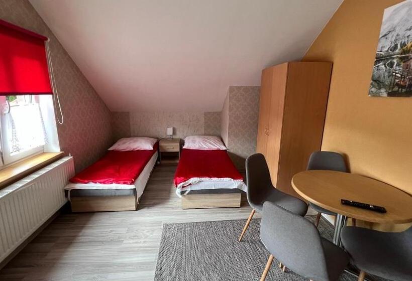 4인용 스탠다드 룸, Willa Justynka