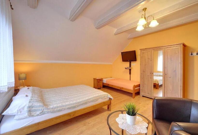 اتاق استاندارد سه تخته با بالکن, Willa Pod Czantorią Spa Ustroń