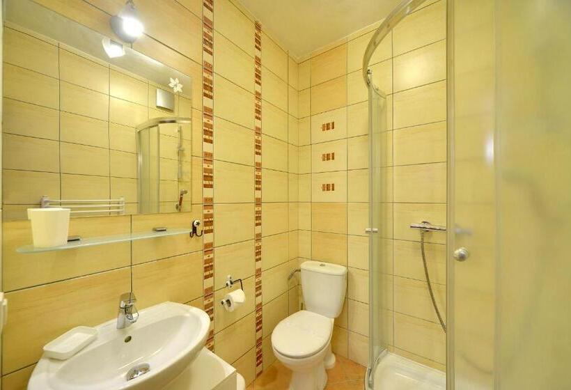 اتاق استاندارد سه تخته با بالکن, Willa Pod Czantorią Spa Ustroń