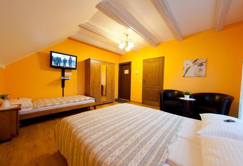 اتاق استاندارد سه تخته با بالکن, Willa Pod Czantorią Spa Ustroń