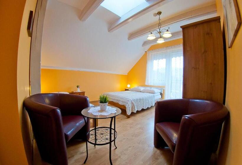 اتاق استاندارد سه تخته با بالکن, Willa Pod Czantorią Spa Ustroń