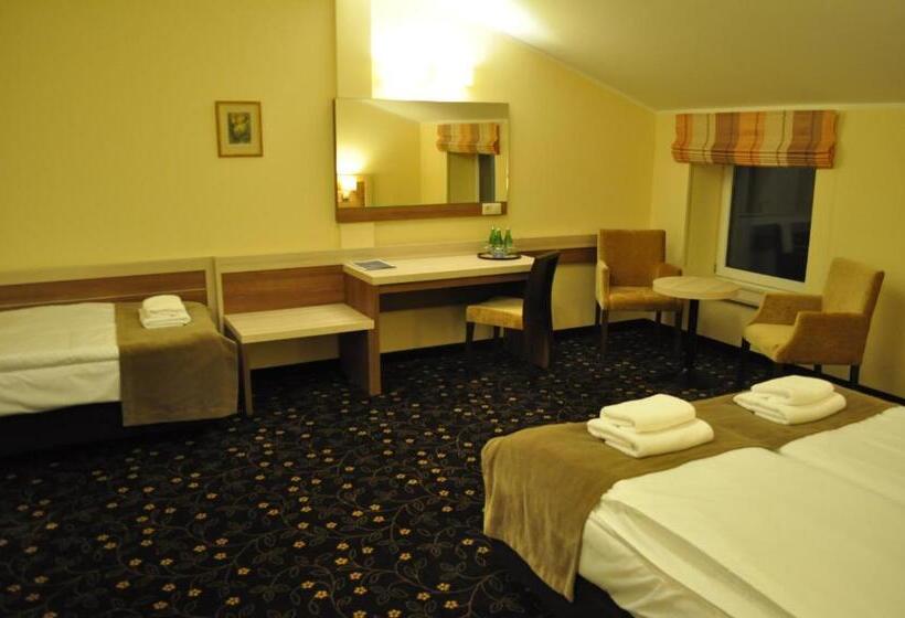 Номер Стандарт Трехместный, Delfina