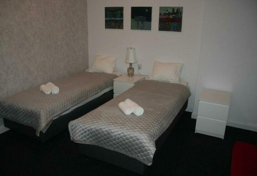 חדר סטנדרט לשלושה, Drukarnia Smaku