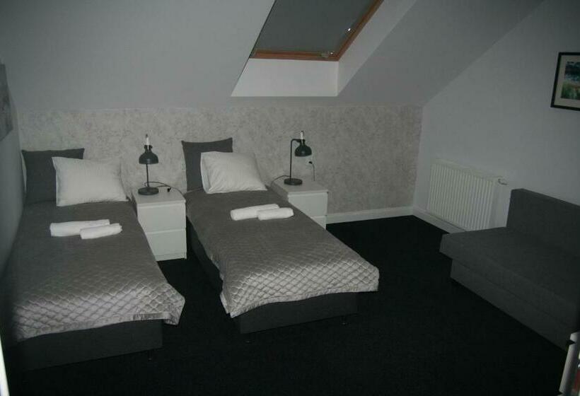 חדר סטנדרט לשלושה, Drukarnia Smaku