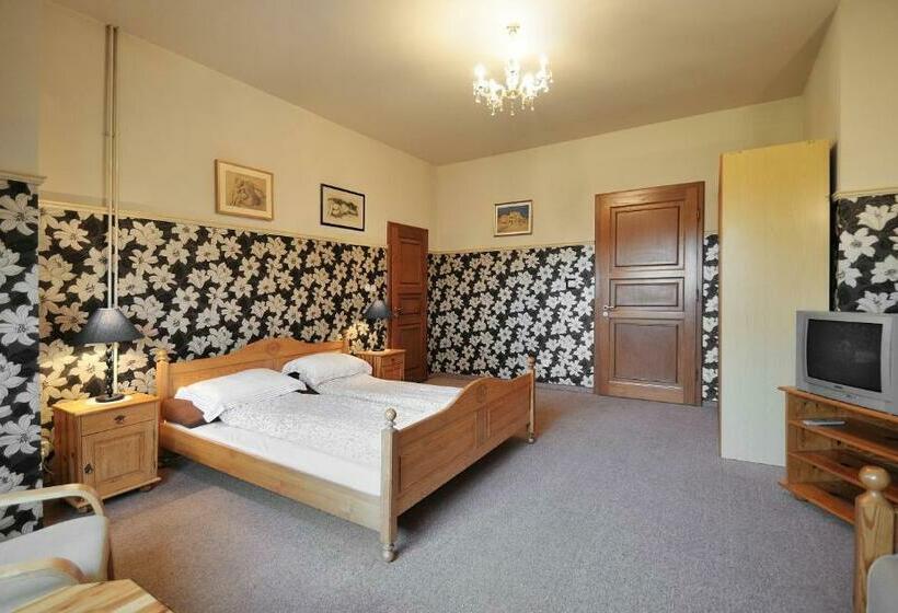 수피리어 룸, Dworek Pod Herbem