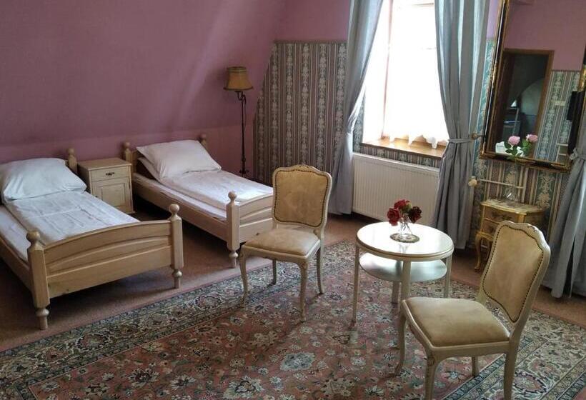 수피리어 룸, Dworek Pod Herbem