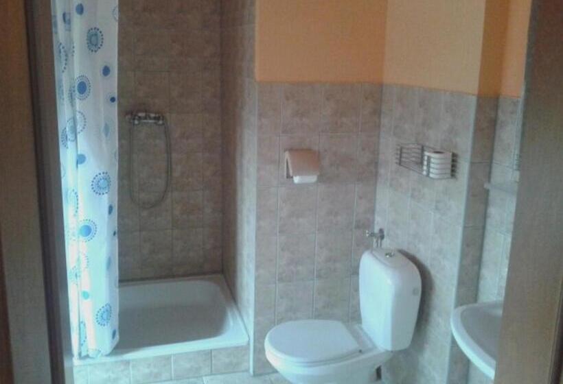 4인용 스탠다드 룸, Dworek Pod Herbem