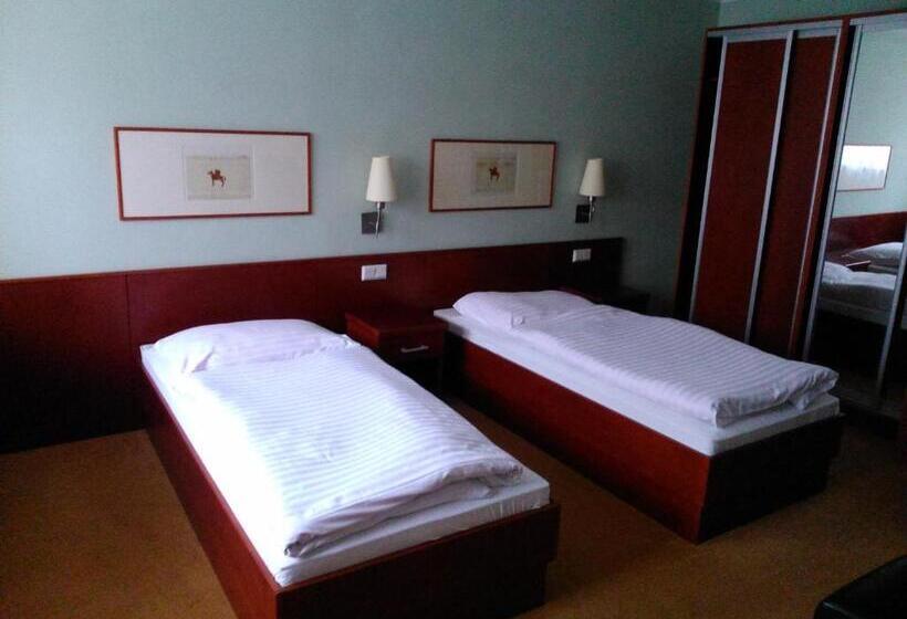 Апартаменты 1 Спальня, Hostel Refleks