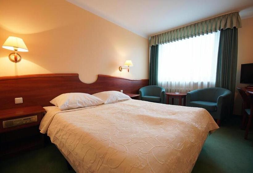 חדר דלוקס יחיד, Kamena