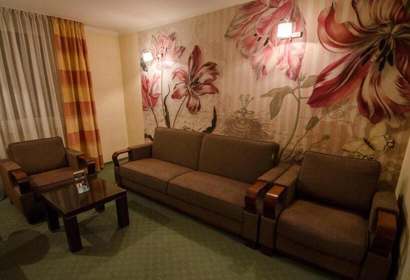 דירת חדר, Kamena