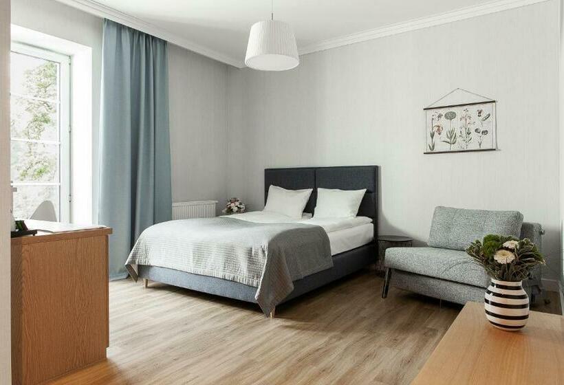 Номер Стандарт, Leśny Dwór