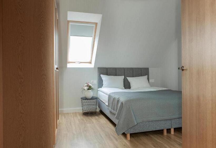 Номер Стандарт, Leśny Dwór