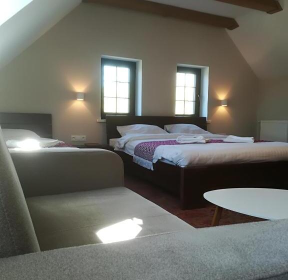 חדר משפחתי, Stara Kuźnia Mazurska