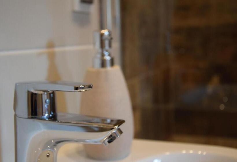 חדר קלאסי לשלושה, Stara Kuźnia Mazurska