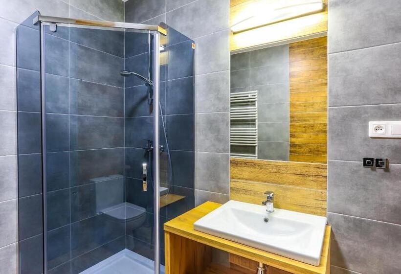 スタンダードスタジオ, Szelesiówka & Spa