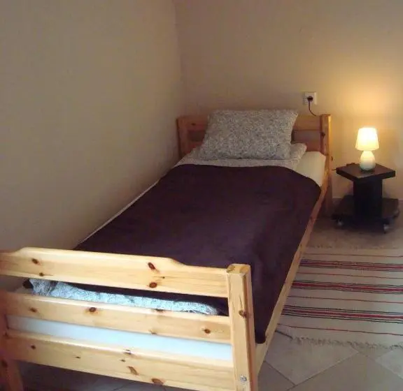 Standard Kolmen Hengen Huone, W Starym Sadzie