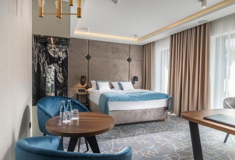 اتاق لوکس سه تخته, Love Sopot Residence