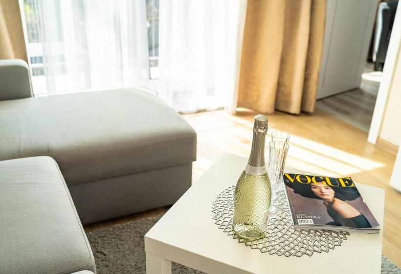 شقة غرفة واحدة, Panorama Park