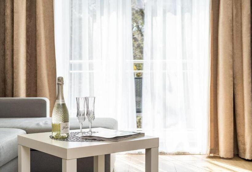 شقة غرفة واحدة, Panorama Park