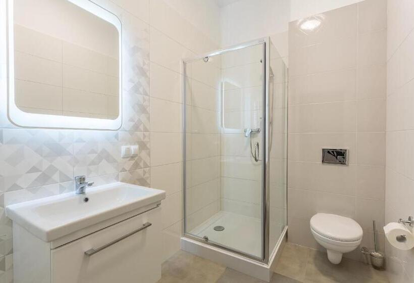 شقة غرفة واحدة, Panorama Park