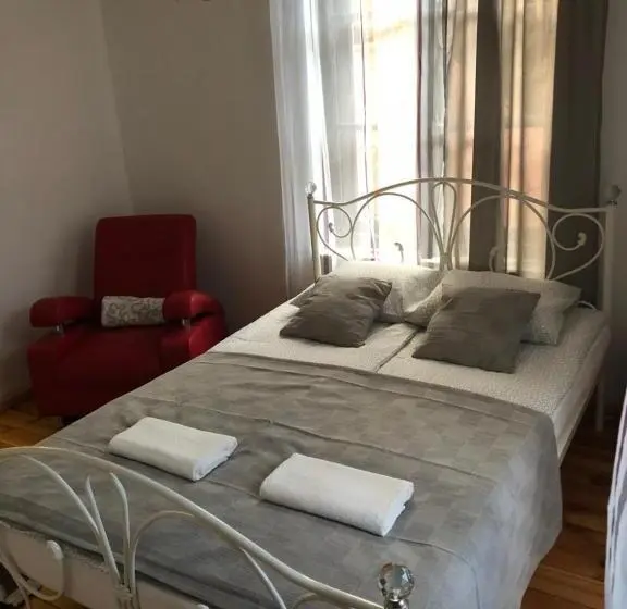Standard Kolmen Hengen Huone, Kamienica Centrum