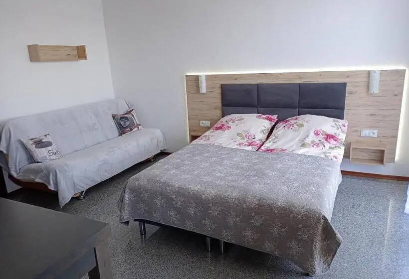 Standard Kolmen Hengen Huone, Villa Over Lake