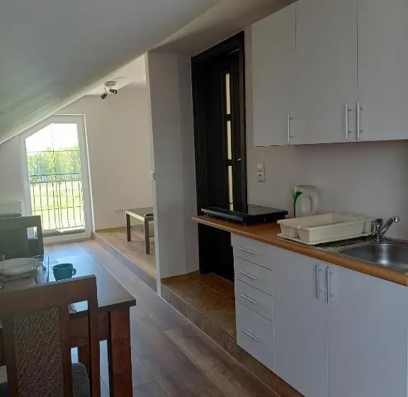 Standard-studio, Villa Over Lake
