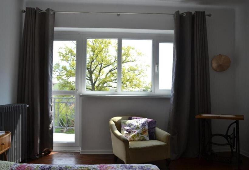 اتاق استاندارد با بالکن, Villarada