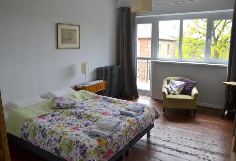 اتاق استاندارد با بالکن, Villarada