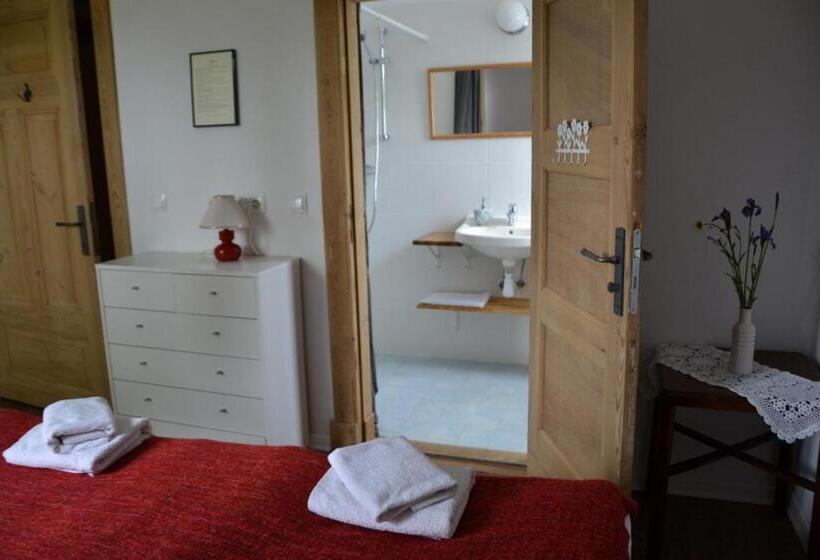 اتاق استاندارد با چشمانداز باغ, Villarada