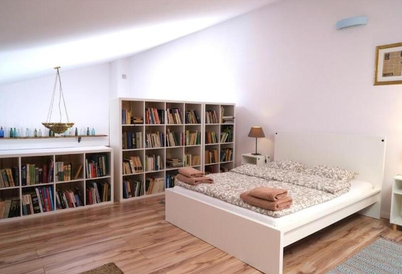 בקתת סופריור בת חדר 1, Willa Rufina