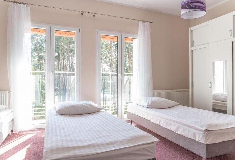 اتاق استاندارد سه نفره, Resort Niegocin