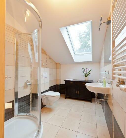 标准三人间, Siedem Drzew