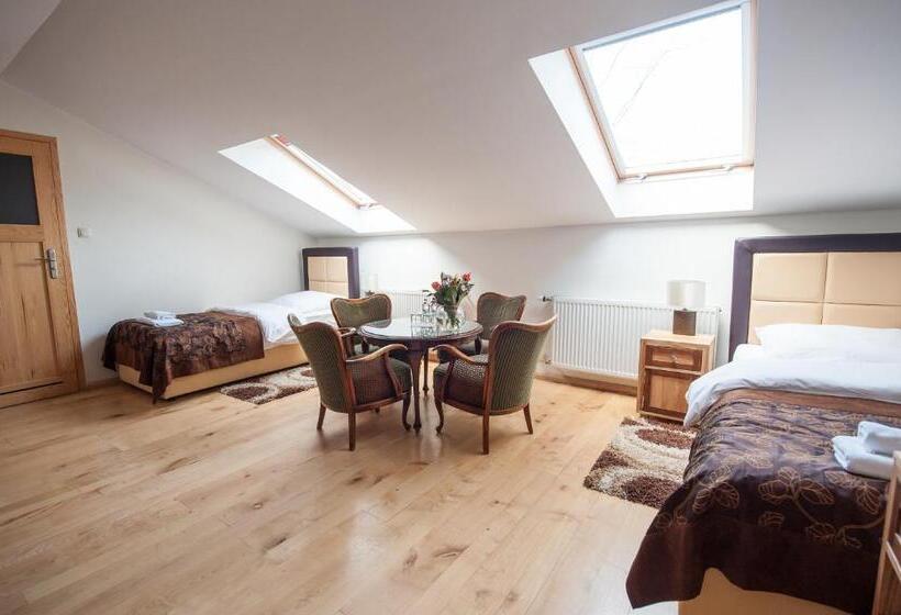 四人标准间, Siedem Drzew