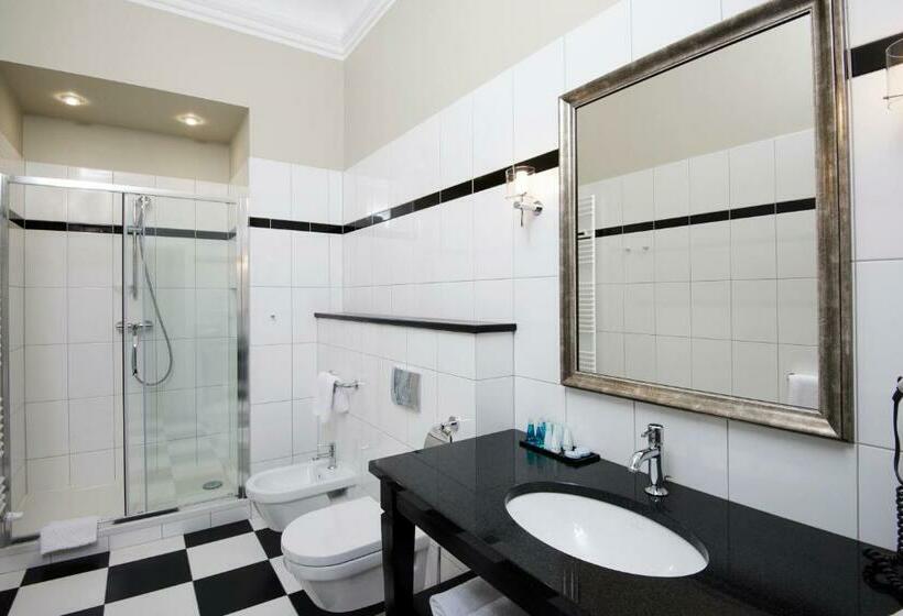 סוויטת ג'וניור, Zamek Karpniki Schloss Fischbach