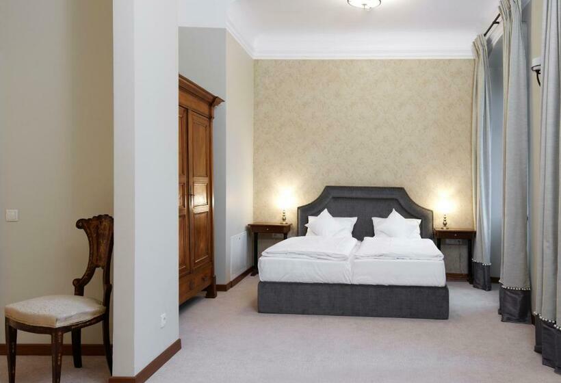 סוויטת ג'וניור, Zamek Karpniki Schloss Fischbach