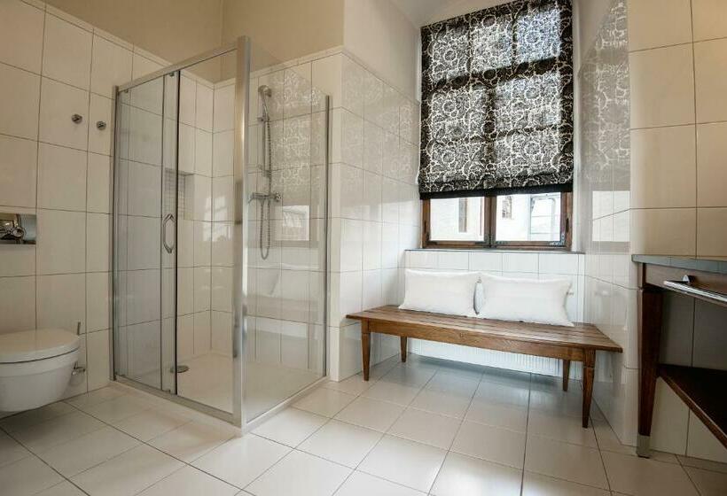 סוויטת ג'וניור, Zamek Karpniki Schloss Fischbach