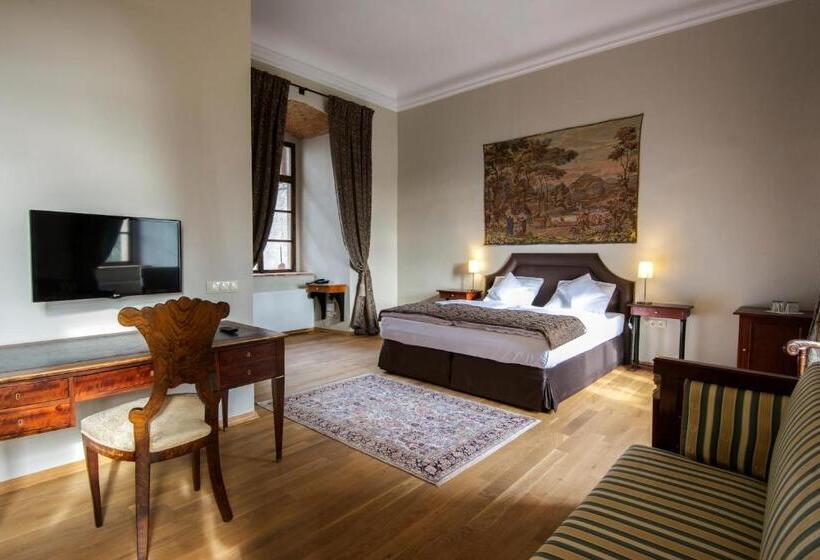 סוויטת ג'וניור, Zamek Karpniki Schloss Fischbach