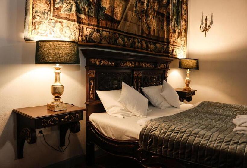 דירת חדר, Zamek Karpniki Schloss Fischbach